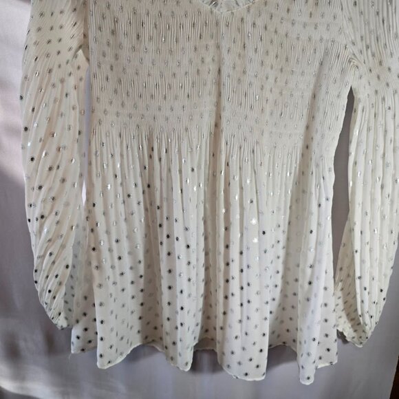 MELISSA PAIGE WHITE SILVER LONG SLEEVE TOP SHIMMER METALLIC SIZE SMALL RELAXED - Picture 4 of 11